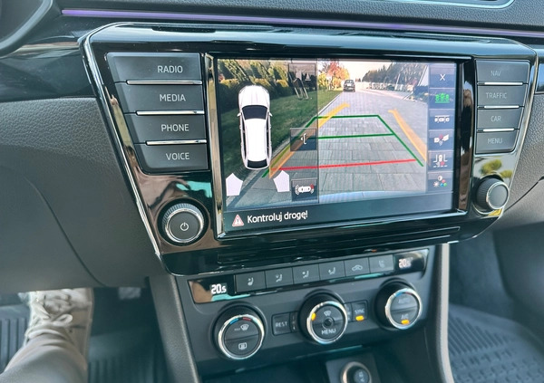 Skoda Superb cena 115000 przebieg: 81000, rok produkcji 2016 z Łochów małe 781